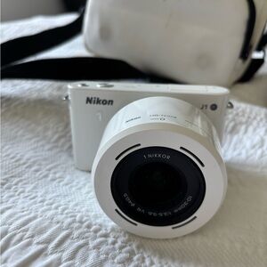 Nikon J1 Compact White Camera
